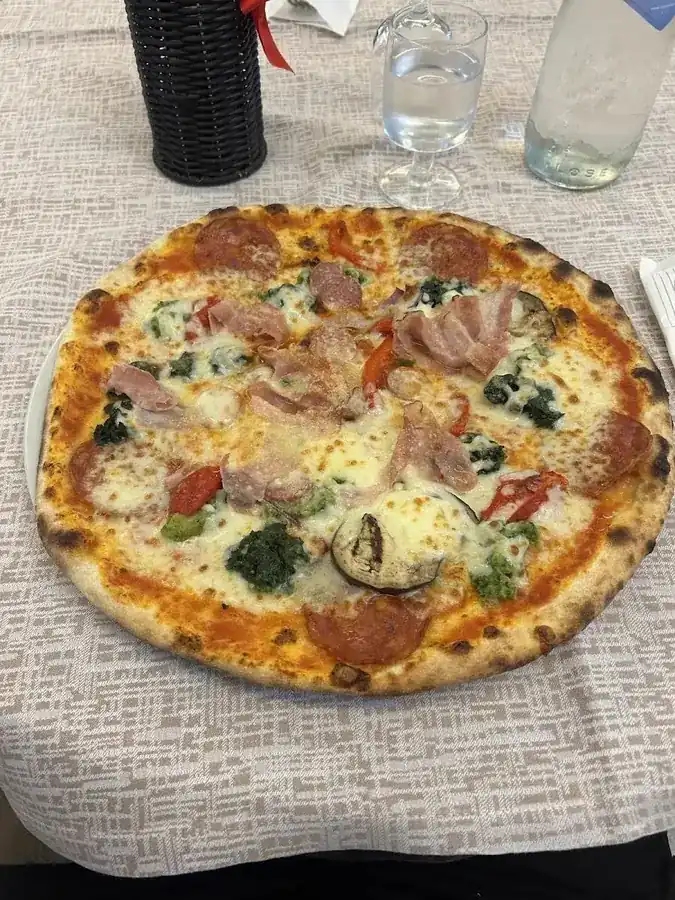 Pizza artigianale forno a legna La Fenice Bazzano